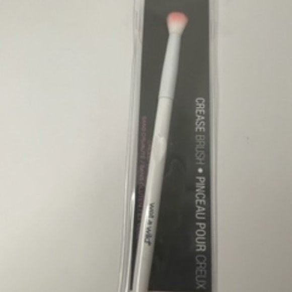 Be Passionate About Eyeshadow Palette with 4 Eye Brushes and Brush Cleaner - Picture 10 of 13